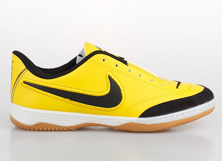 کفش فوتبالی طرح NIKE