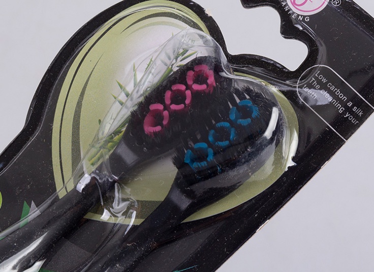 پکیج دو عددی مسواک زغالی Sanfeng