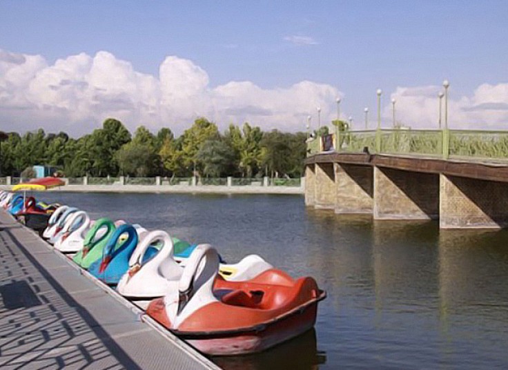 قایقرانی دریاچه بوستان رازی