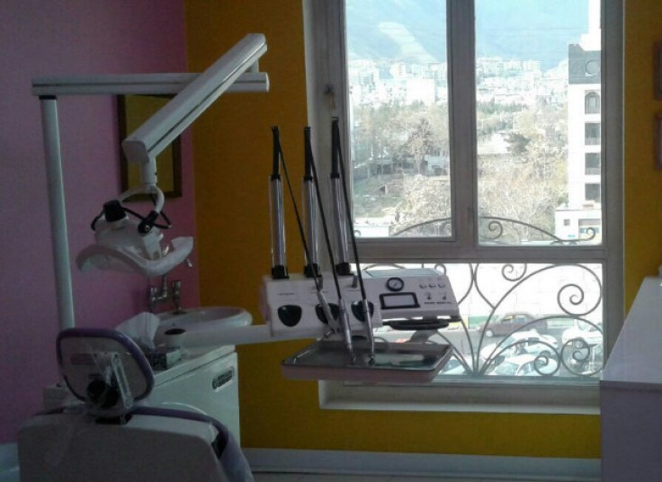 جرم گیری و بروساژ دندانپزشکی لوتوس