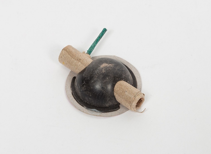 وسایل آتش بازی و نورافشانی هوایی