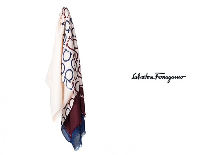 شال Salvatore Ferragamo