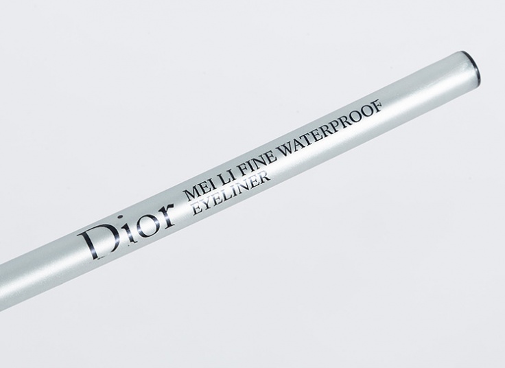 خط چشم طرح Dior