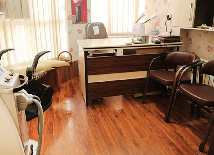 پیرسینگ گوش در مرکز زیبایی مدیکو نایس