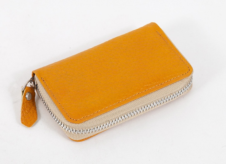 جاکارتی و کیف چرم طبیعی