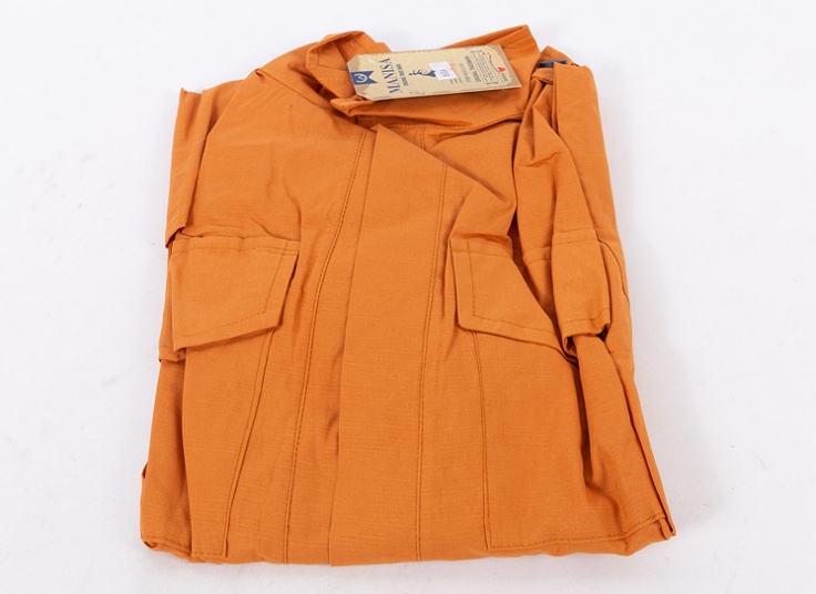 مانتو لینن سرشانه پاگون‌دار