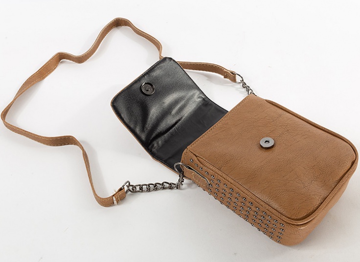 کیف دوشی زنانه پرچی