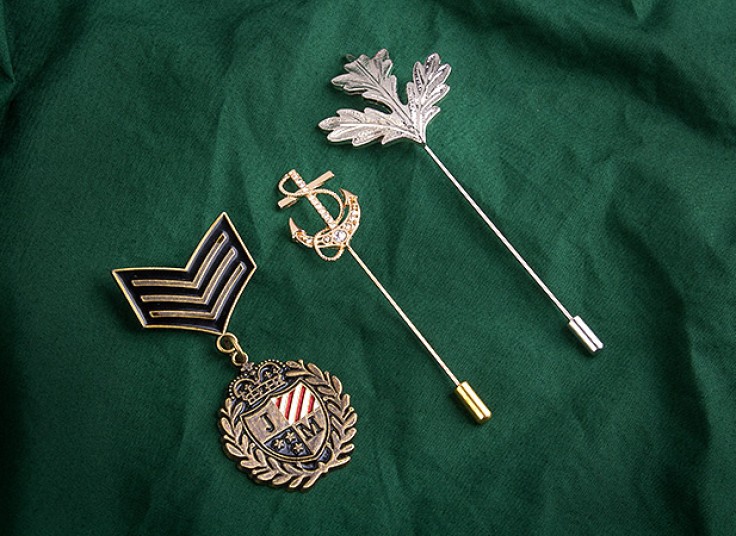 سه مدل گل سینه