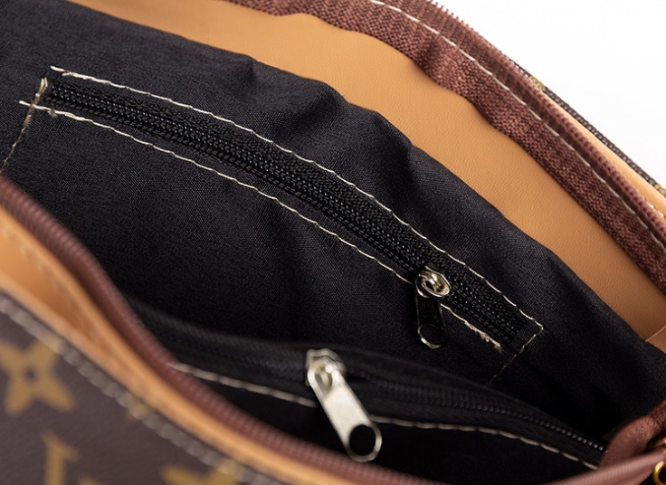 کیف دوشی زنانه Louis Vuitton