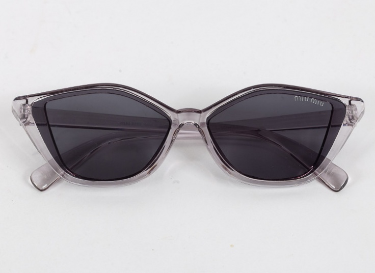 عینک زنانه miu miu