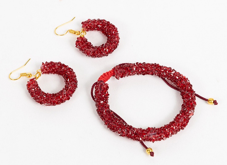 گوشواره و دستبند کریستالی