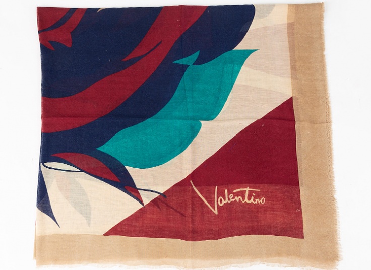 روسری نخی طرح Valentino