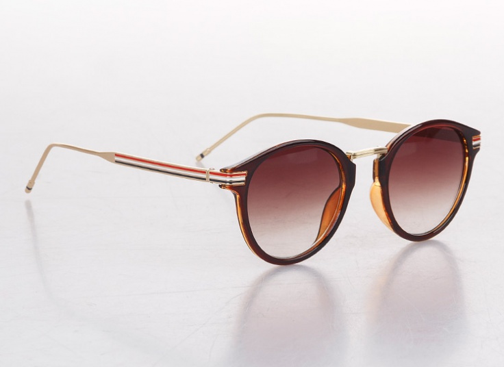 عینک آفتابی طرح TOMMY