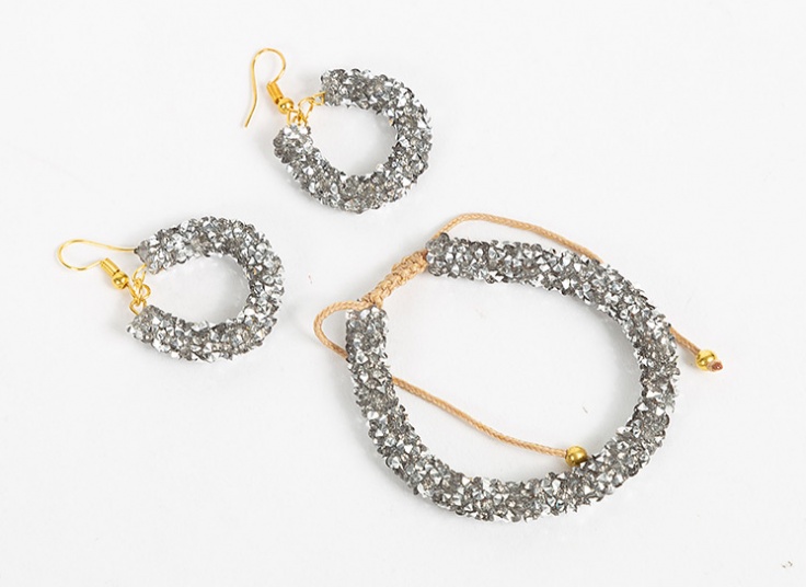 گوشواره و دستبند کریستالی