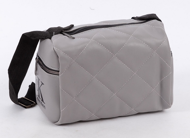 کیف دوشی زنانه طرح CK