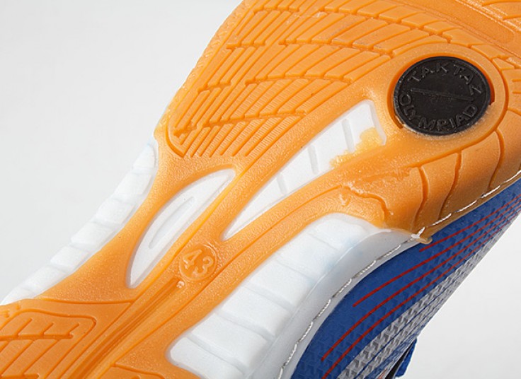 کفش فوتبالی CR7