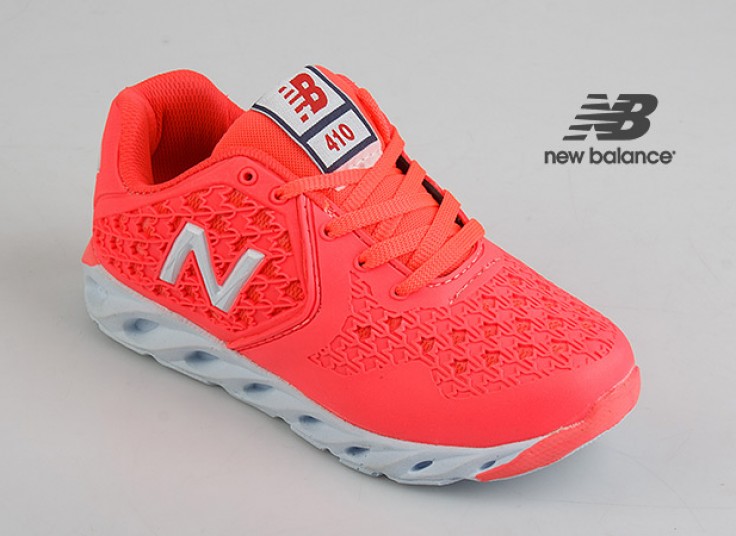 کفش ورزشی زنانه New Balance