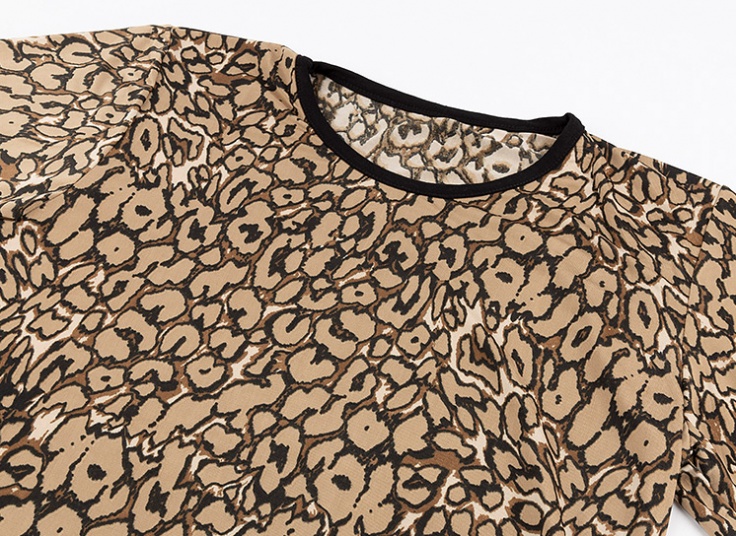 بلوز طرح پلنگی زنانه