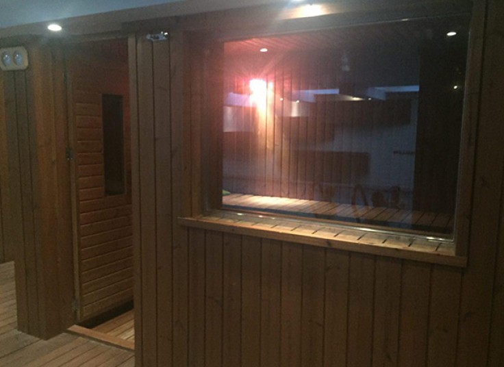 استخر و بدنسازی هتل ونوس