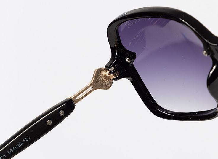 عینک آفتابی زنانه CHANEL