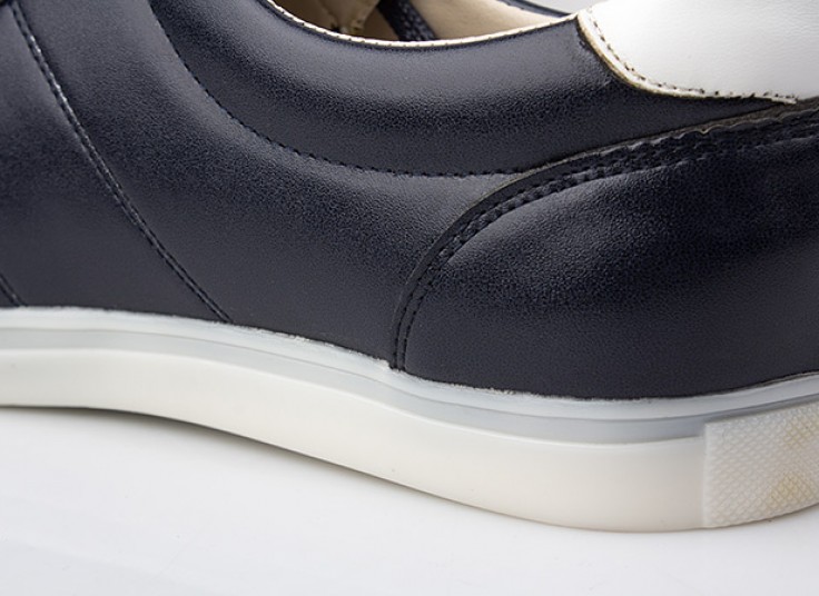 کفش اسنیکرز Bershka