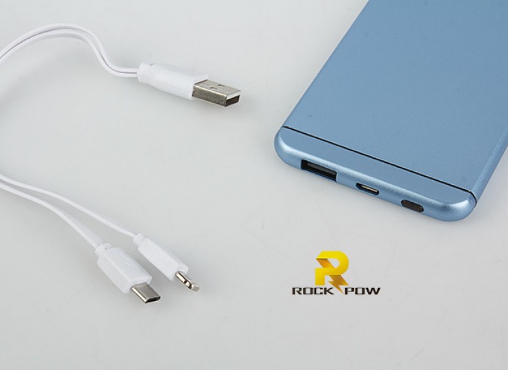 پاور بانک طرح آیفون ROCK POWER