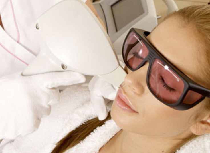 لیزر موهای زائد کلینیک دولت