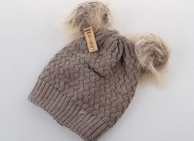 کلاه بافت Poom Poom