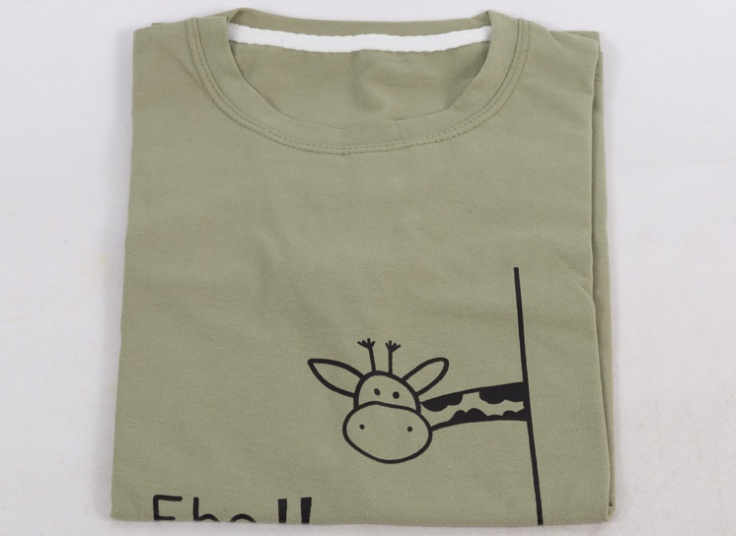 تیشرت زنانه طرح زرافه