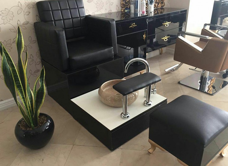 سالن زیبایی ربکا