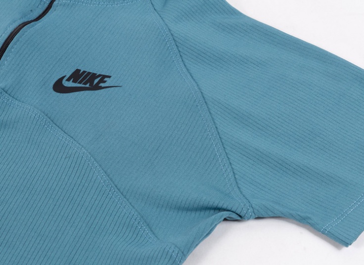 تیشرت نیم زیپ ورزشی طرح Nike