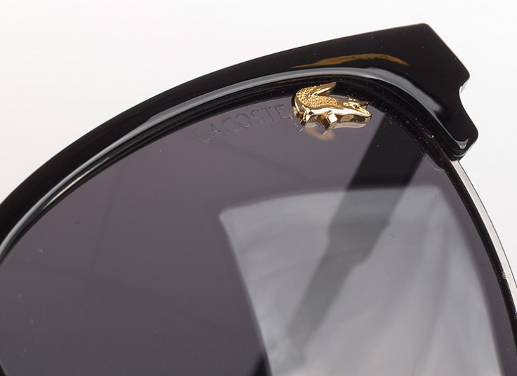 عینک آفتابی طرح Lacoste