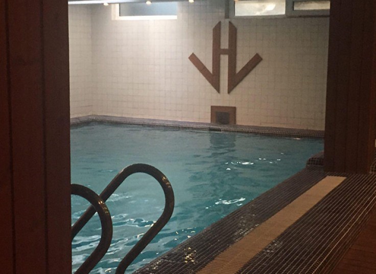 استخر و بدنسازی هتل ونوس