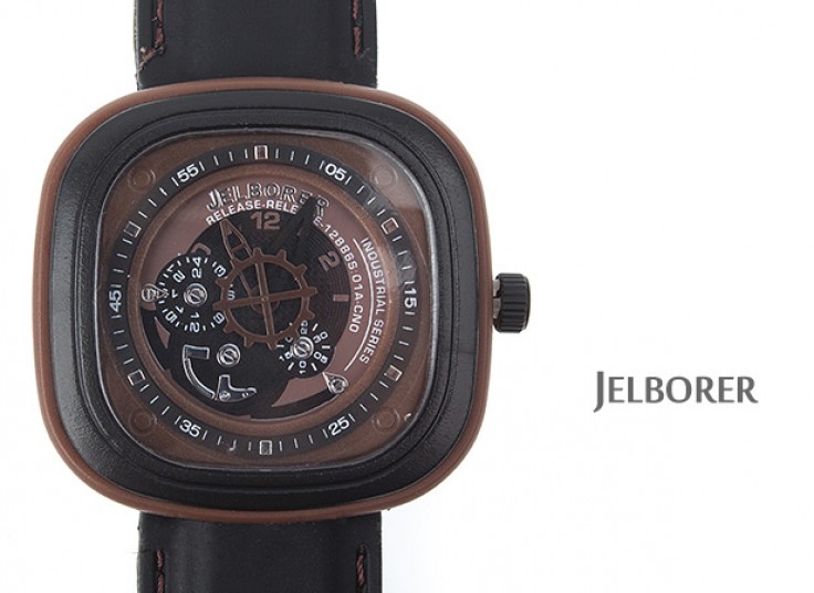 ساعت طرح SEVENFRIDAY