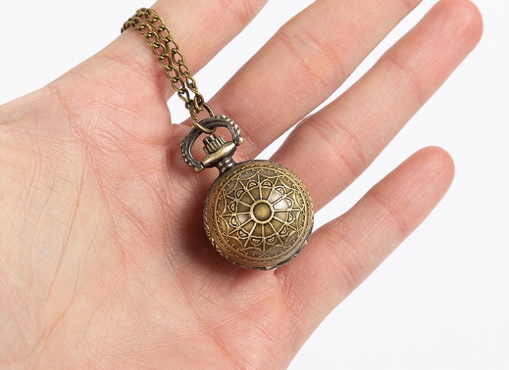 ساعت گردنبندی طرح گوی