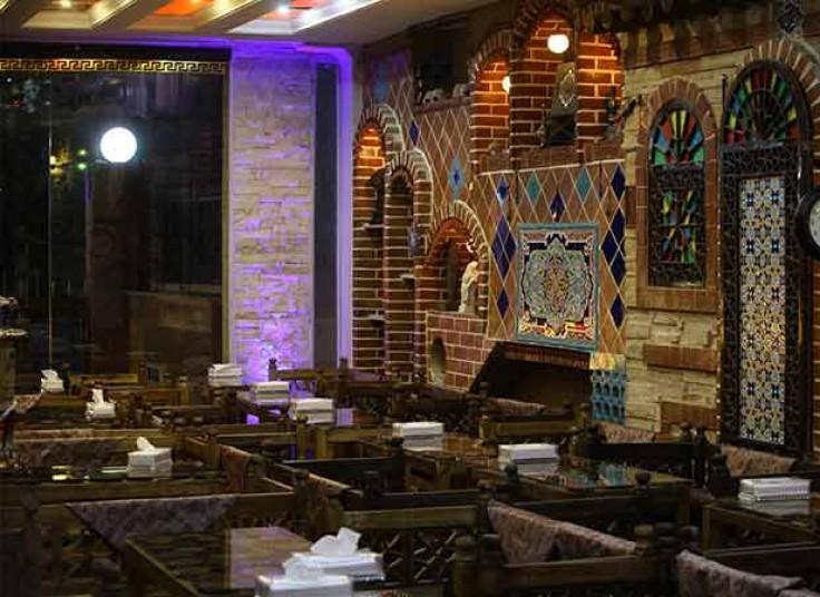 رستوران سرای سنتی اعیان