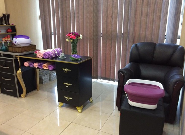 پاکسازی و ماساژ صورت آرومانا