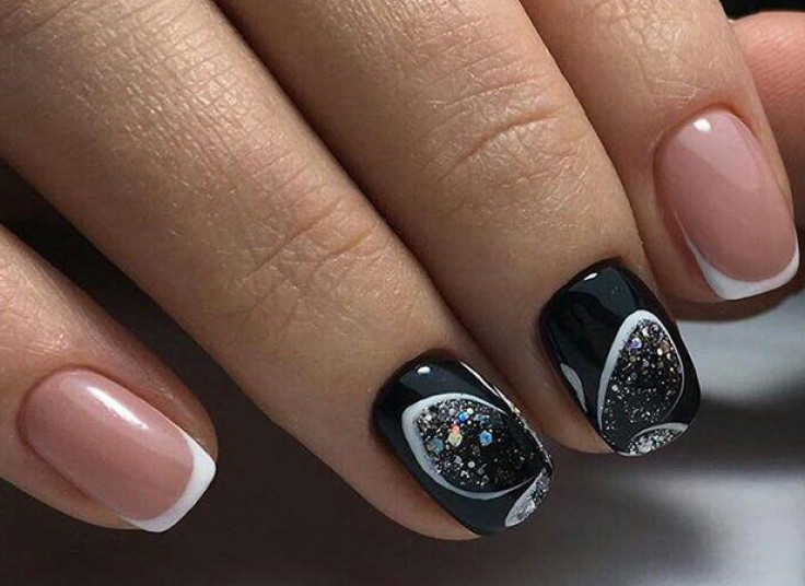 خدمات ناخن سالن ماه پیشونی