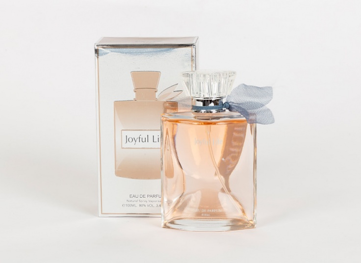 عطر و ادکلن Sniff و TRI