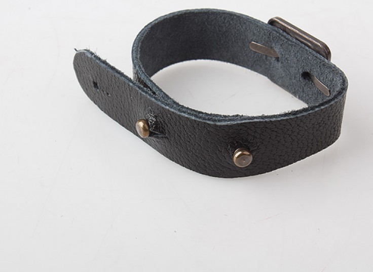 دستبند چرمی ماه تولد