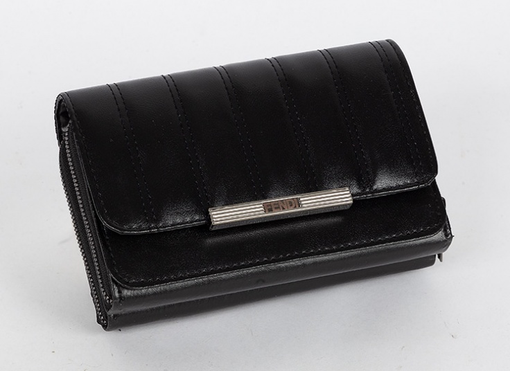 کیف پاسپورتی Fendi