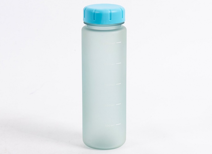 بطری آب پلاستیکی