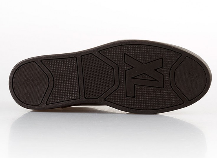 کفش اسنیکرز مردانه Supreme