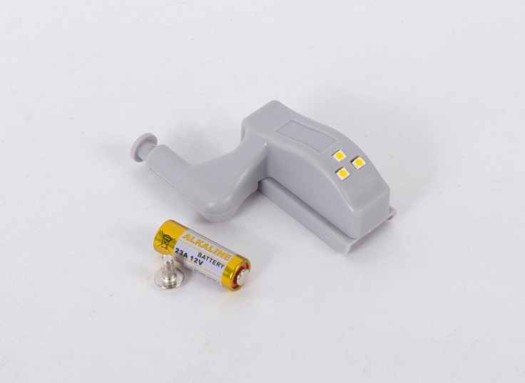 چراغ داخل کابینت