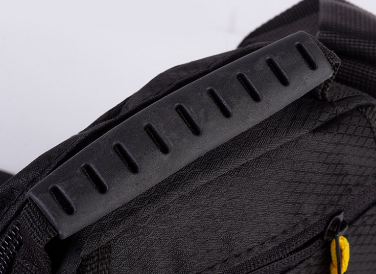 کیف کج برزنتی CAT