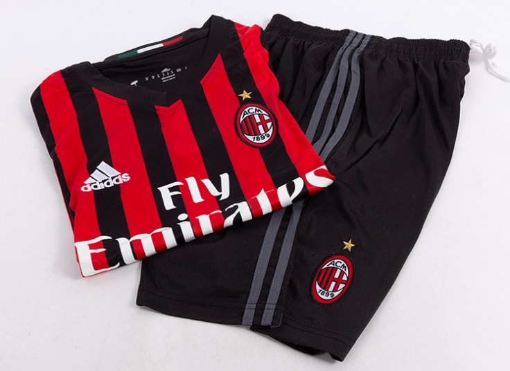 ست تیشرت و شلوارک باشگاهی