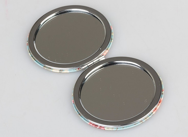 آینه جیبی زوم دار