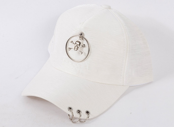 کلاه کپ پیرسینگ دار