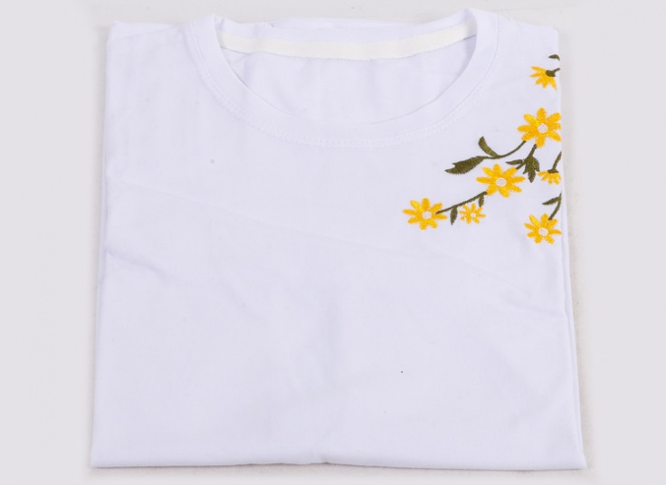 تیشرت زنانه گلدوزی طرح Spring