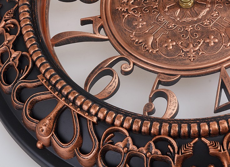 ساعت دیواری طرح سلطنتی